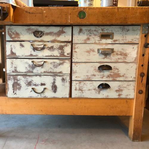 Die Schubladen nach der Aufarbeitung der Vintage Werkbank