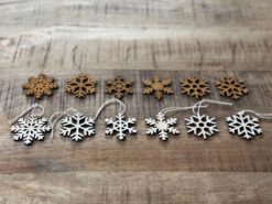 Holz Weihnachtsbaum-Anhänger "Schneeflocke" (ein Design im 6er-Set)