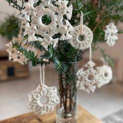 Makramee Anhänger „Schneeflocke“